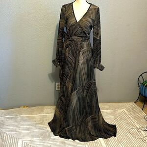 Vintage Meghan LA women’s balloon sleeves maxi dress. No size tag. Elastic waist